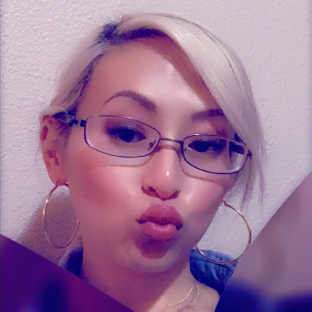 Meet your Posher, Kimberly